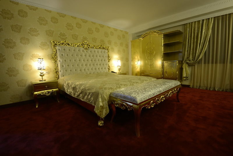 Hotel Gold Скопье Экстерьер фото